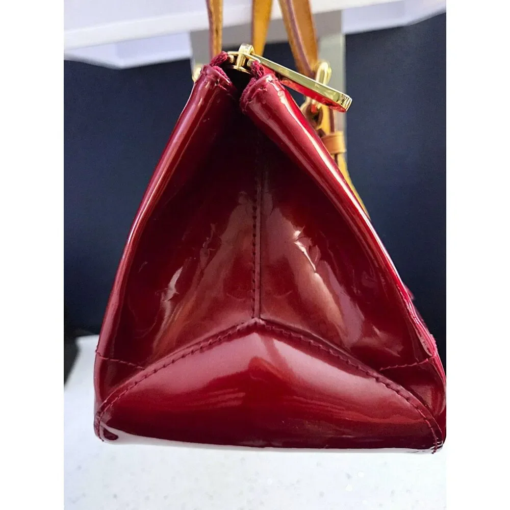 Louis Vuitton Rosewood Avenue Monogram Vernis - Pomme d'Amour vibrant candy red